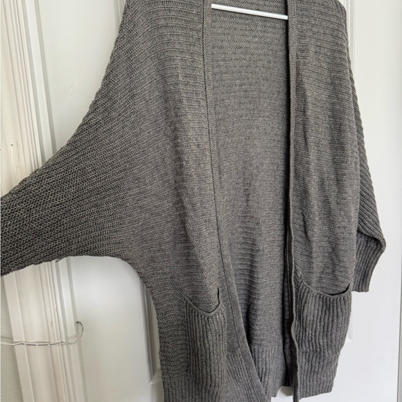 American Eagle Outfitters Gray Women's Cardigan - Picture 1 of 5